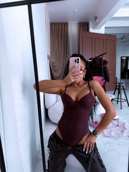 ELYNDI, string-style shaping bodysuit - choco